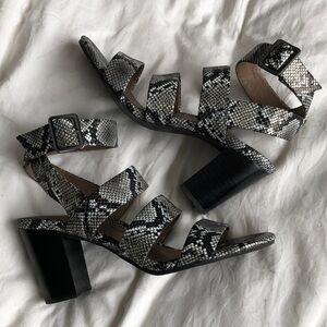 9.5 Vionic Blaire Snakeskin Sandals Leather Chunky Block Heel Wrap Ankle Strappy